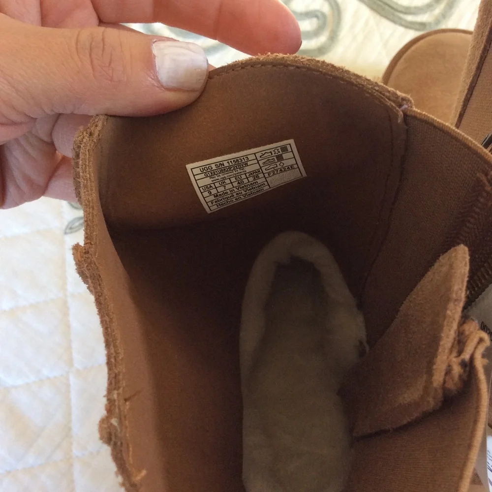 UGG Classic twin heights boots